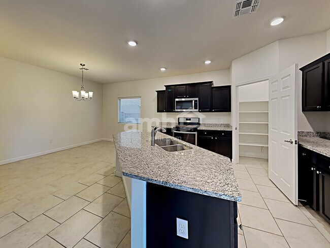 Building Photo - 12143 E Metz Drive