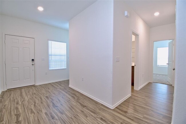 Foto del edificio - 2233 Forgetmenot Ln