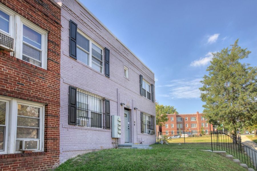 Primary Photo - 928 19th St NE
