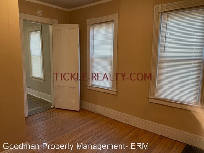 Building Photo - 1 br, 1 bath House - 233 S Goodman St