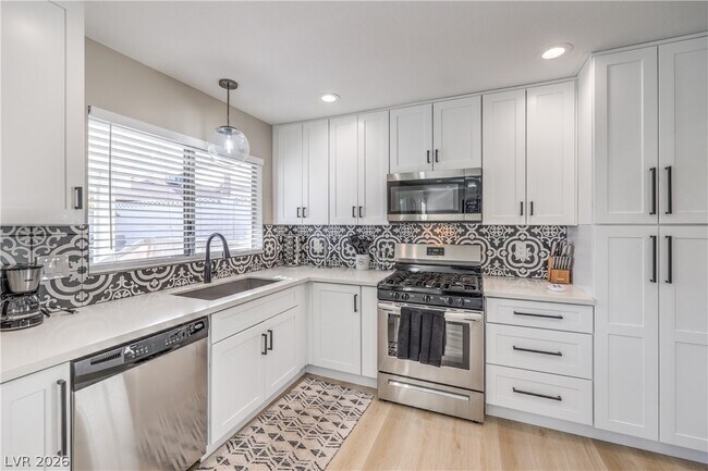 Foto del edificio - 6931 Wedgewood Way