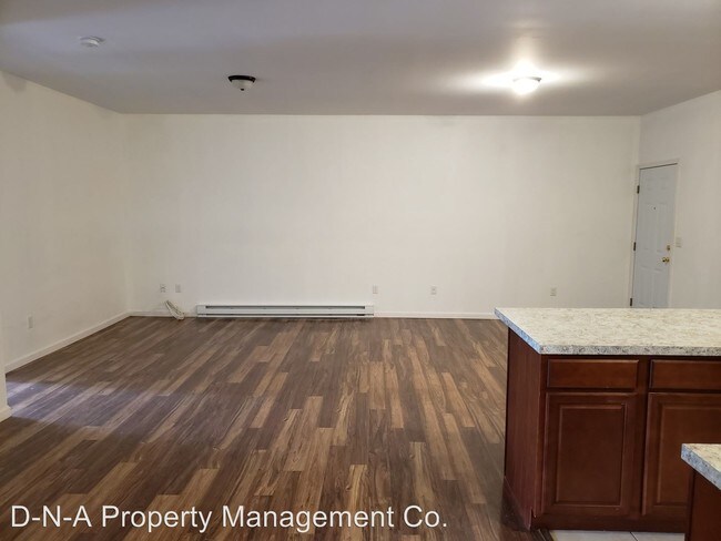 Building Photo - 3 br, 1 bath House - 31 Broadway Ave Unit A