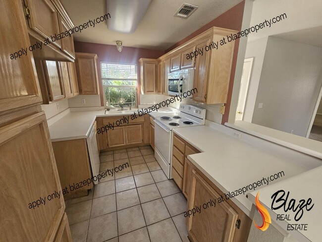 Foto del edificio - Move-in Ready Charm in Westover!