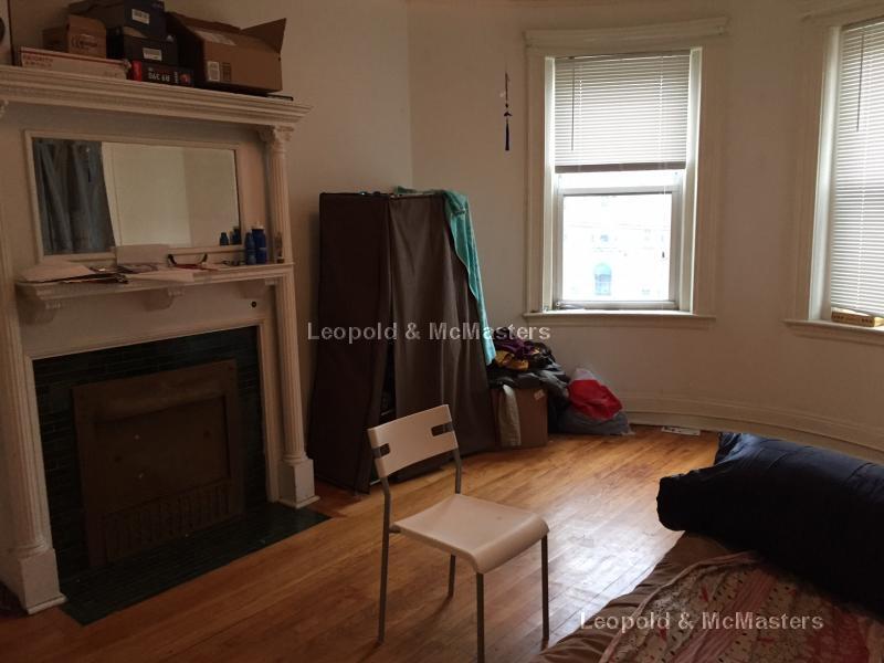 Primary Photo - 1367 Commonwealth Ave