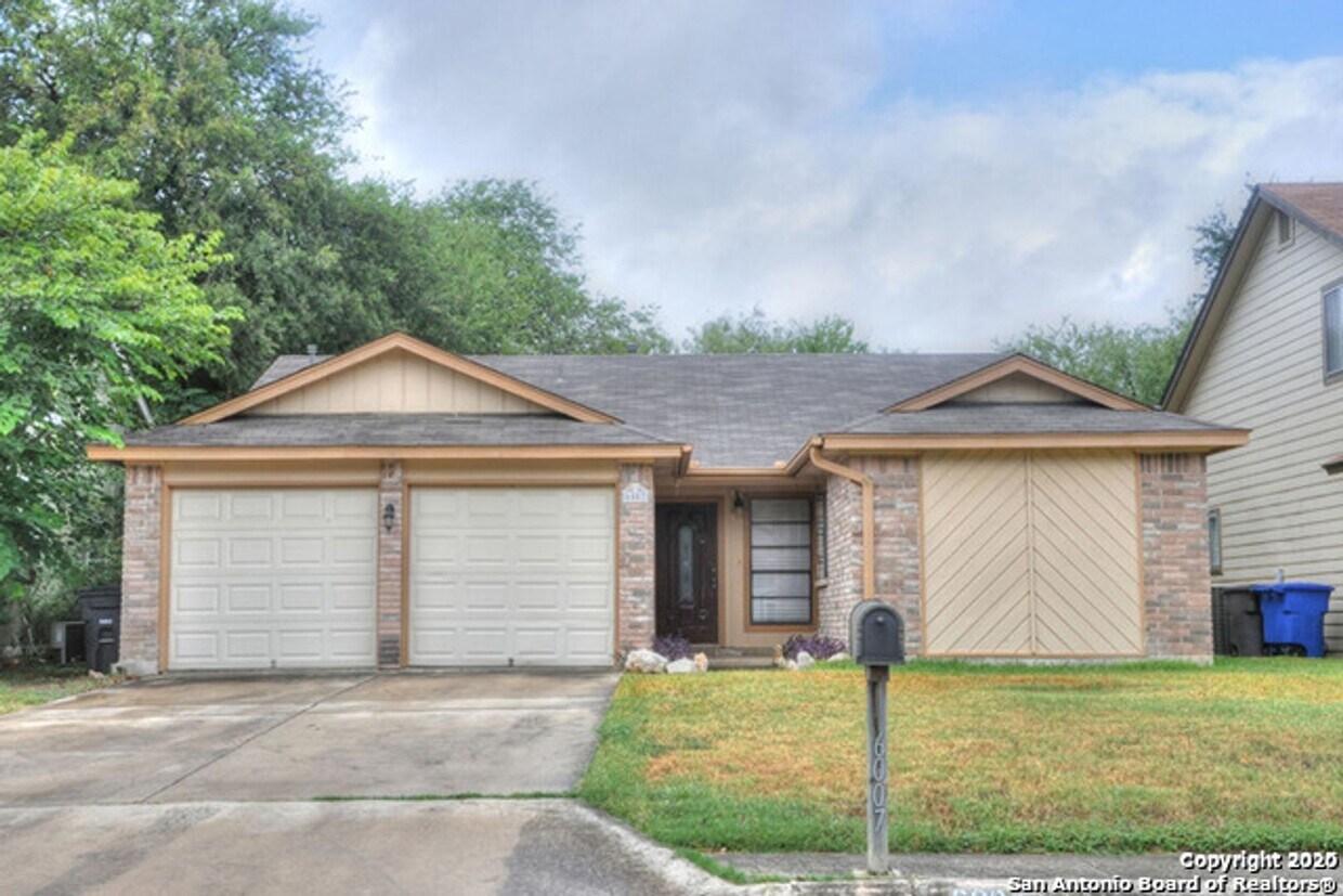 Primary Photo - 3 Bedroom/2 Bath Ridge Creek Subdivision