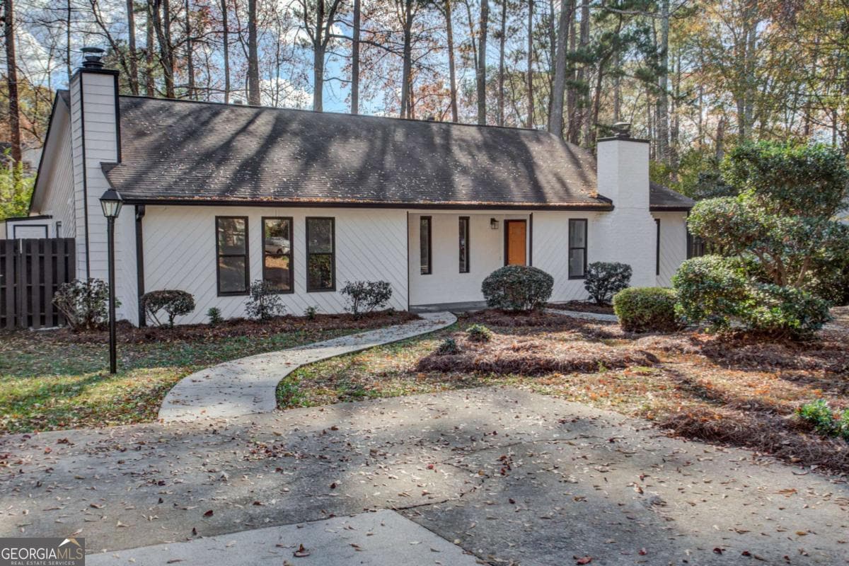 Primary Photo - 1010 Mathews Ct