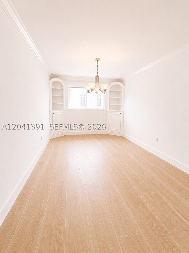 Foto del edificio - 13005 Zambrana St
