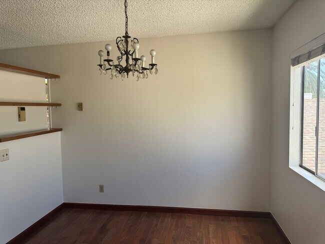 Foto del edificio - 2 bedroom 2 bath duplex for rent in Kensington!