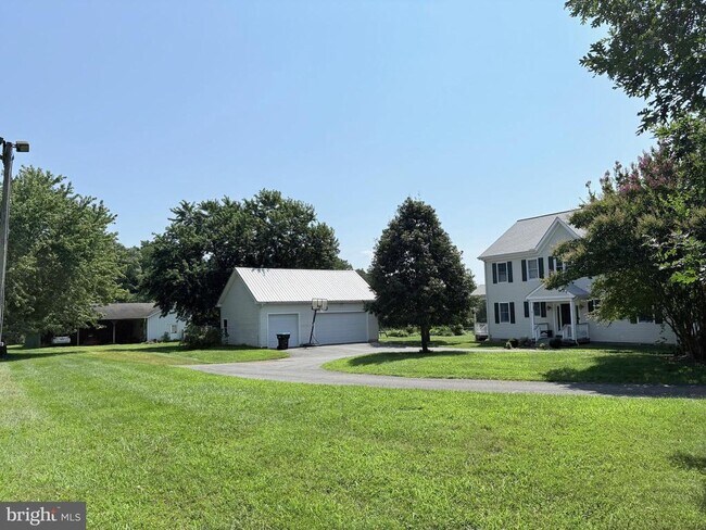 Foto del edificio - 137 Elk Ranch Park Rd