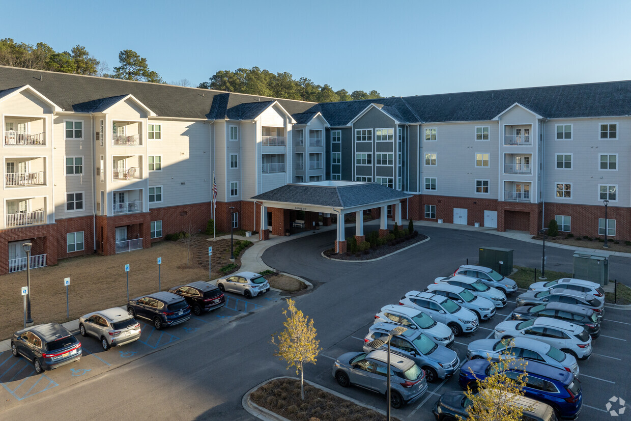 Building Photo - The Crossings at Riverchase