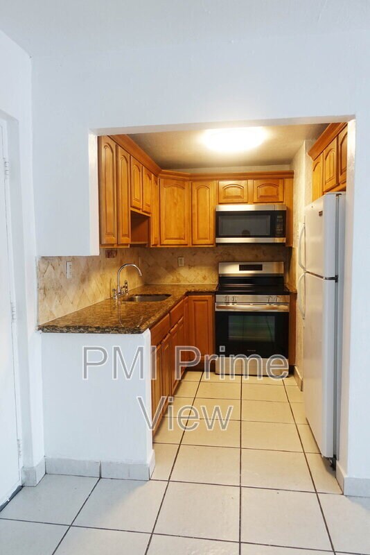 Foto del edificio - 495 NW 72nd Ave