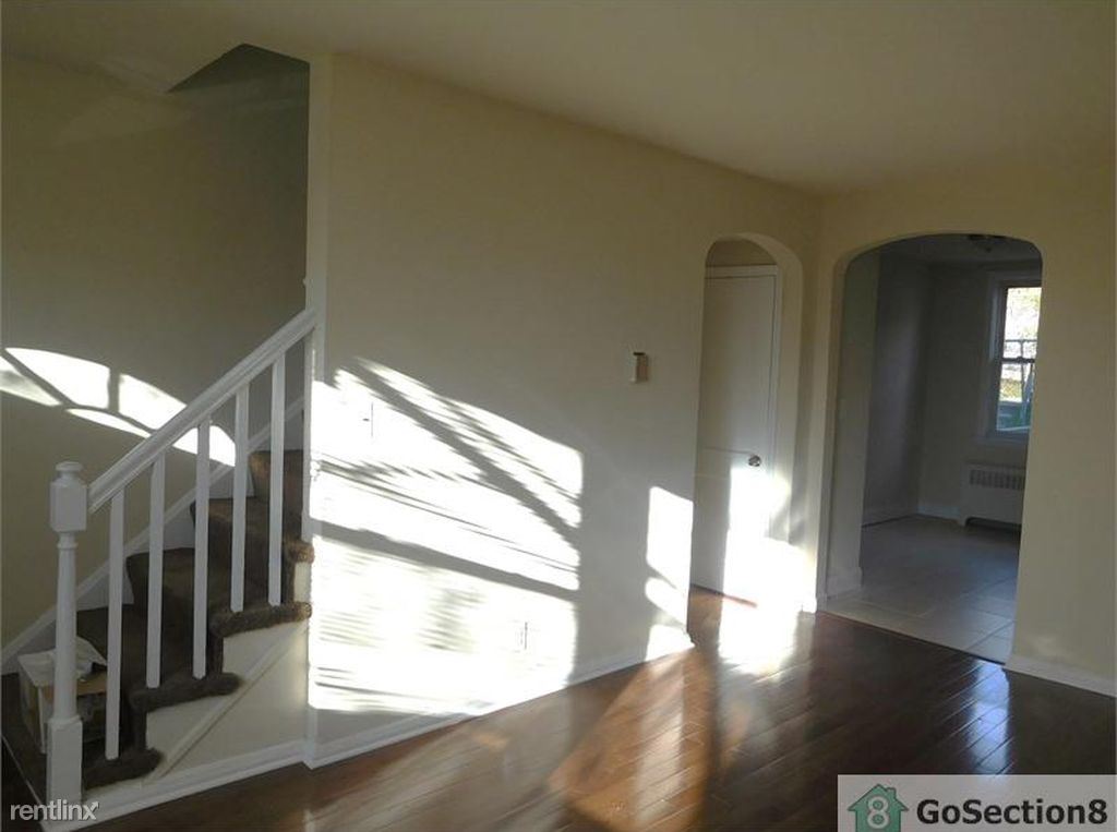 Foto principal - 917 N Franklintown Rd