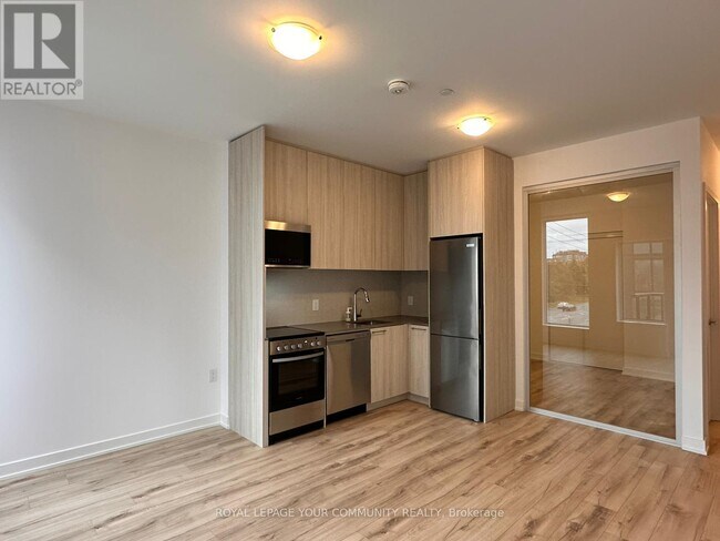 Photo du bâtiment - 7439 Kingston Rd