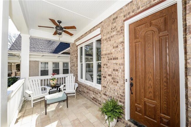 Building Photo - 255 Lindbergh Dr NE