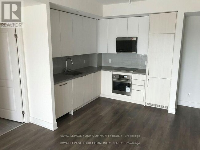Photo du bâtiment - 297-1297 Oak Walk Dr