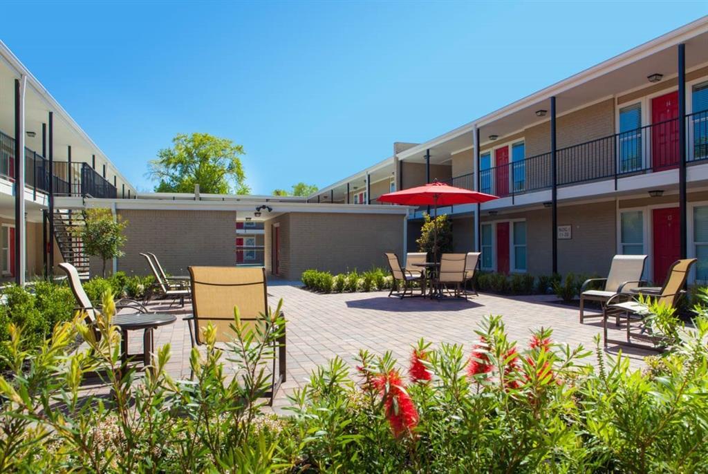 Foto principal - 835 Heights Blvd