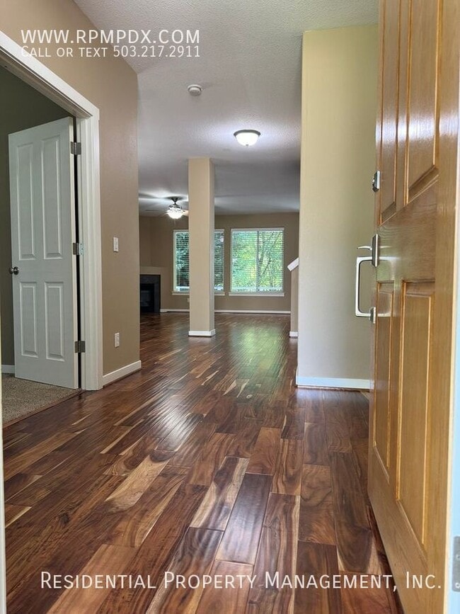 Building Photo - Beautiful Bull Mountain Home