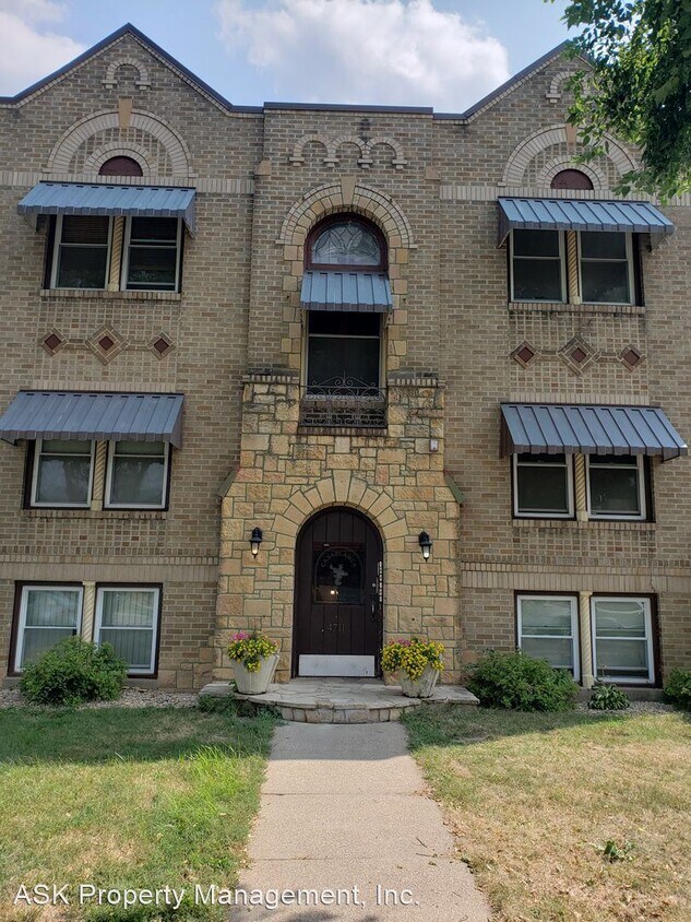 1 br, 1 bath House 4711 Nicollet Ave. S.... House Rental in