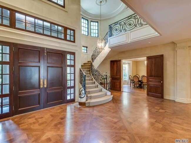 Foto del edificio - 8 Saddle Ridge Rd