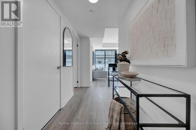 Building Photo - 1610 Charles St