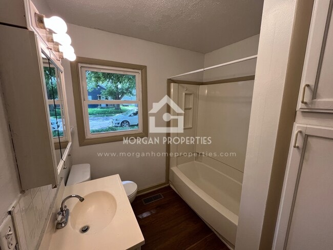Building Photo - 514 W 34th St