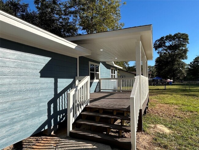 Foto del edificio - 21057 Live Oak St