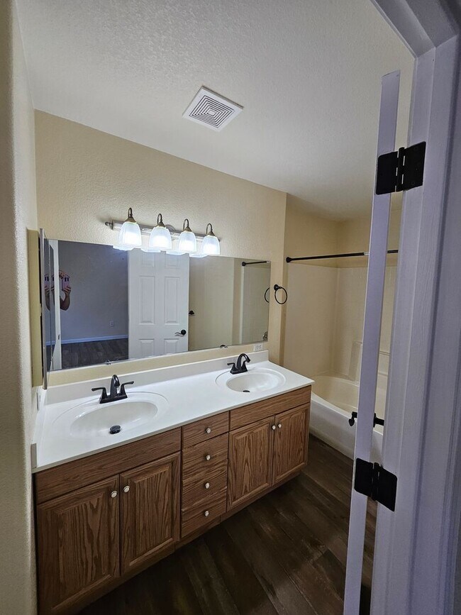 Foto del edificio - 3 Bedroom Home Located in Bullhead City