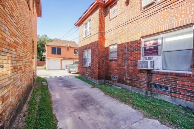 Foto del edificio - 4320-4322 Jack St