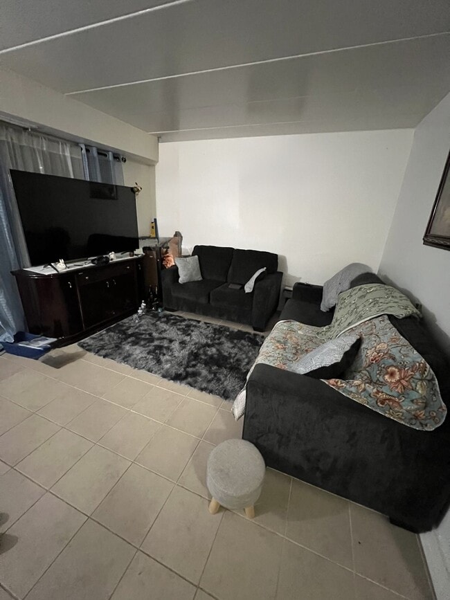 Foto del edificio - 3306 Hewitt Ave