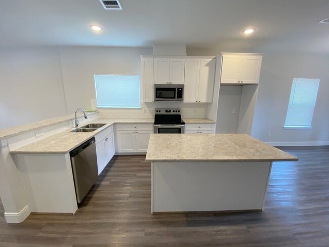 Foto del edificio - 8214 Parker Rd