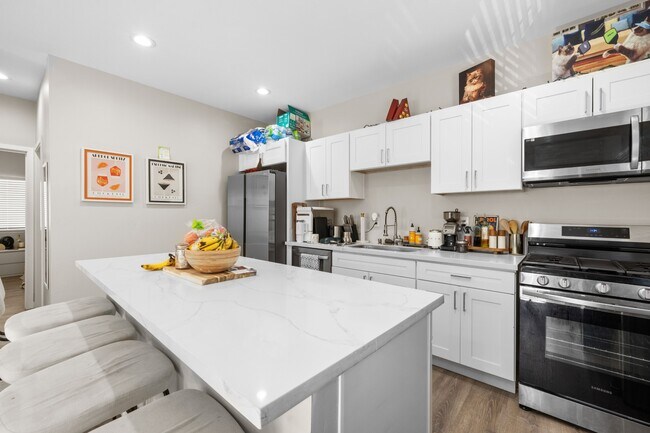 Foto del edificio - 5124 Leo St