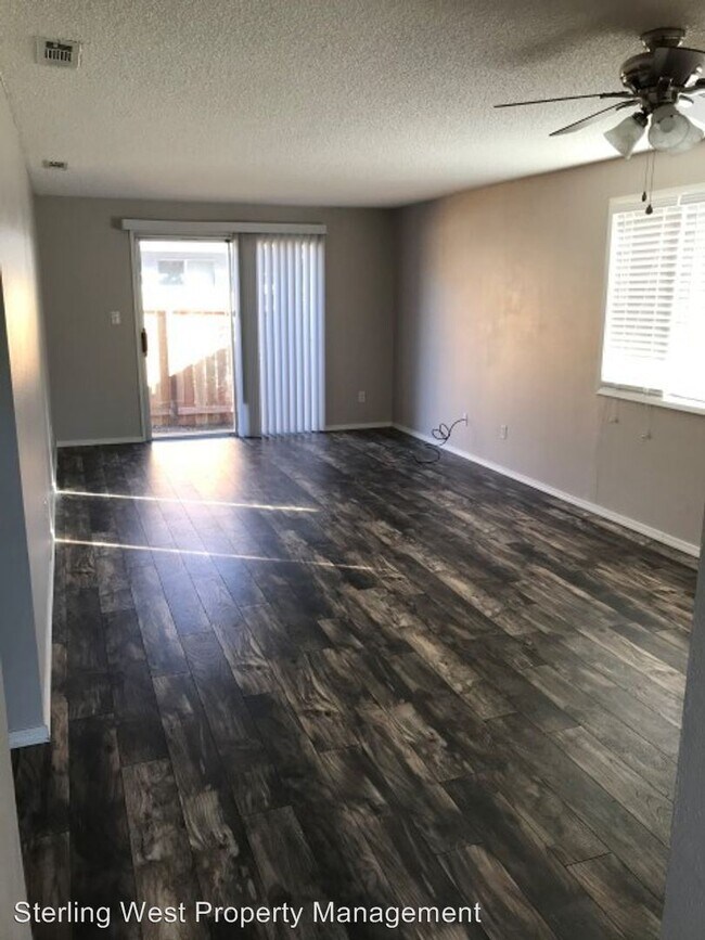 Building Photo - 901 Saling Ave