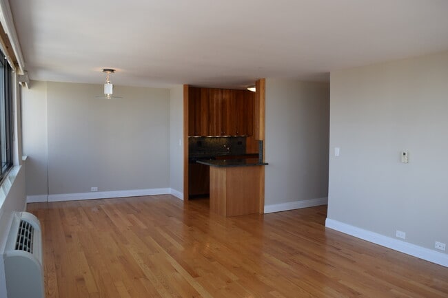 Building Photo - 2700 N Hampden Ct