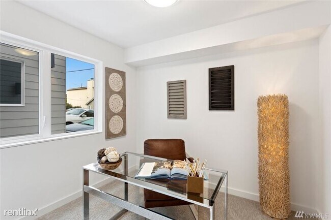 Foto del edificio - 132 W Florentia St