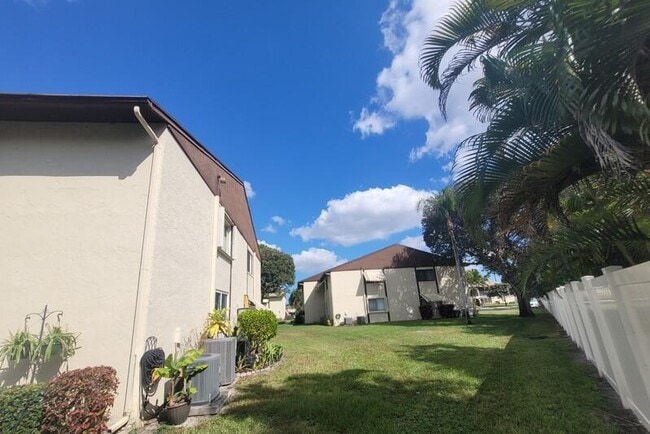 Foto del edificio - 3626 La Mar Ct