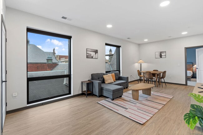 Foto del edificio - 423 E Michigan St