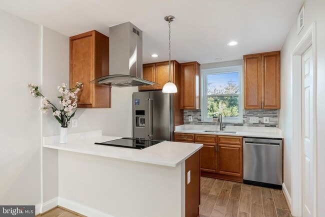 Building Photo - 55 Dale St