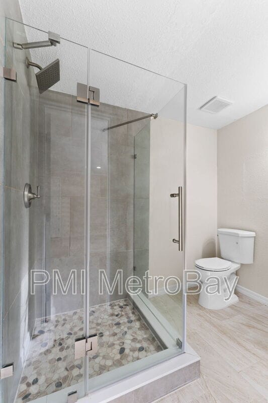 Building Photo - 5117 Mallett Dr