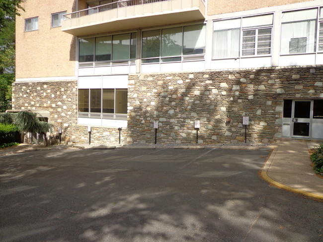 Foto del edificio - Beaver Hill Condominium