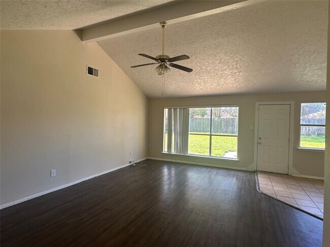 Foto del edificio - 2787 Spring Moss Dr