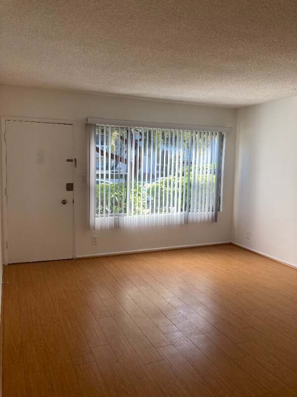 Foto del edificio - 925 S Barrington Ave