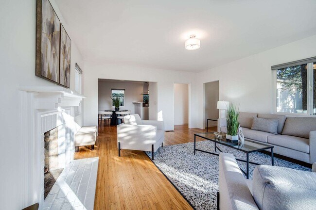 Foto del edificio - 5608 Colton Blvd