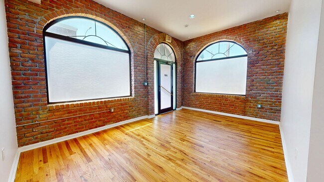 Foto del edificio - 436 Graham Ave