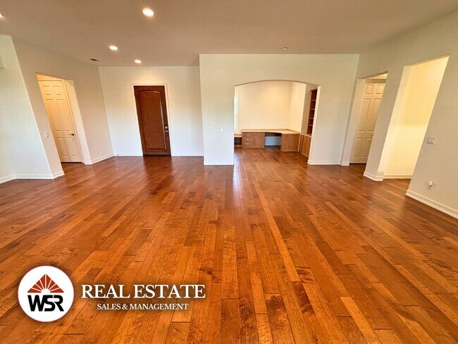 Building Photo - Beautifully upgraded LARGE home with a pool and basketball court in Mockingbird Canyon!