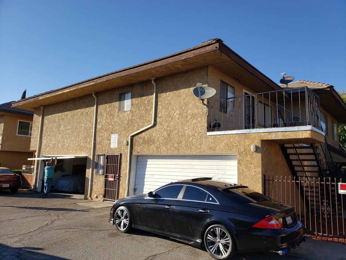 Building Photo - 844 E Avenue J12