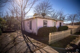 Building Photo - 116 E Barton St