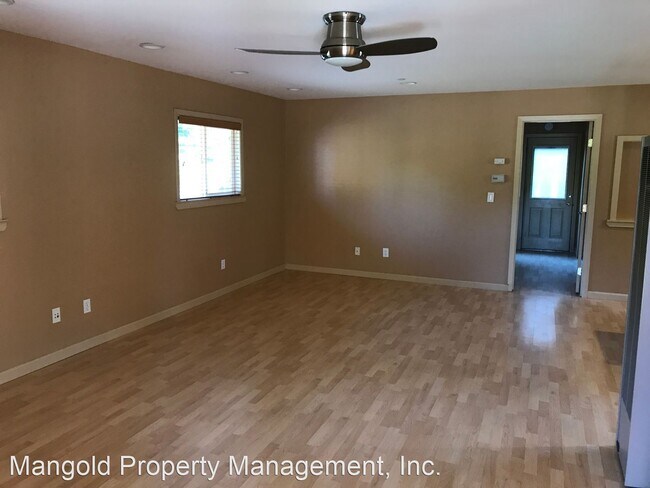 Foto del edificio - 84 Panetta Rd