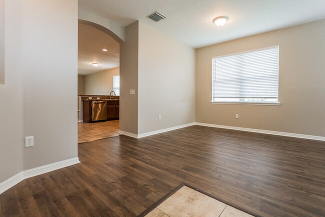 Building Photo - 30664 Satinleaf Run