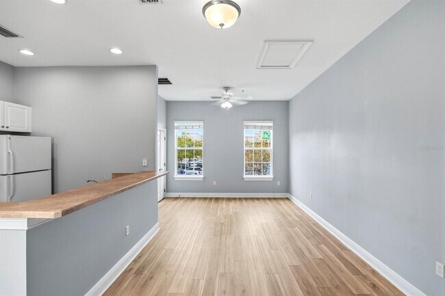 Foto del edificio - 1420 Lake Baldwin Ln