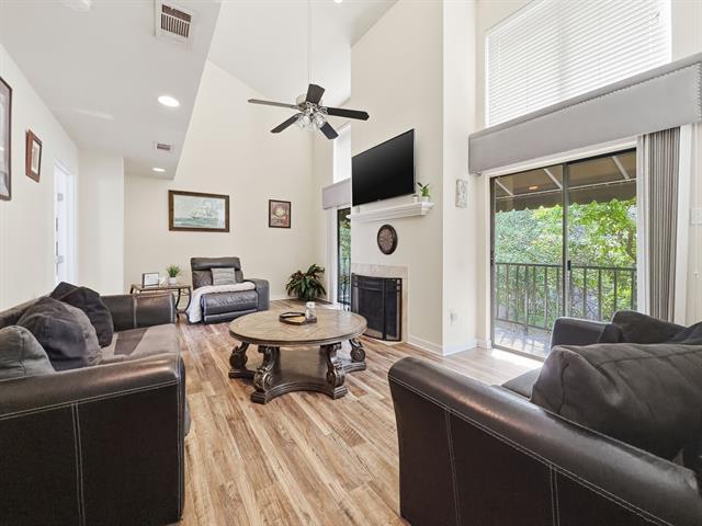 Foto del edificio - 4402 Holland Ave